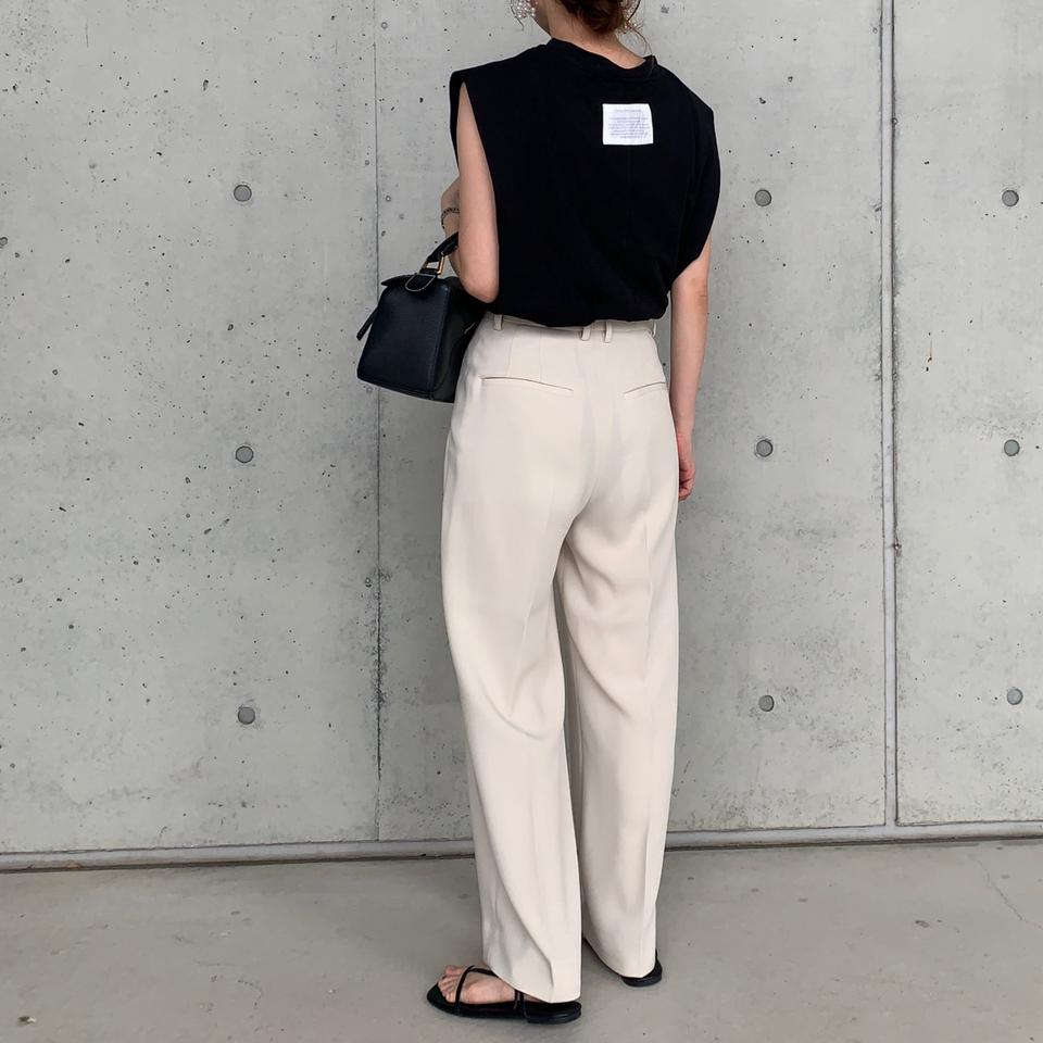 {{.FirstItem.Brand.Name}}({{.FirstItem.Brand.NameKana}})の「{{.FirstItem.Name}}」を使った{{.PostType}}