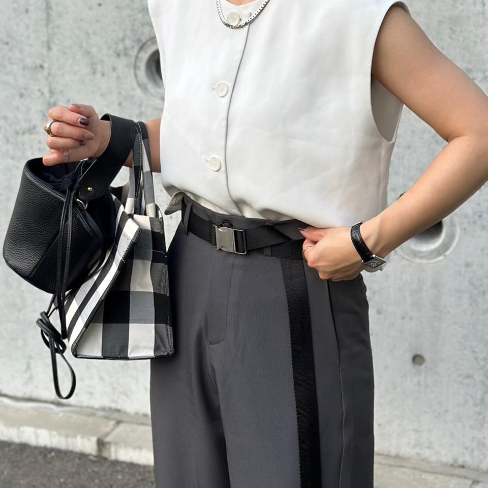 {{.FirstItem.Brand.Name}}({{.FirstItem.Brand.NameKana}})の「{{.FirstItem.Name}}」を使った{{.PostType}}