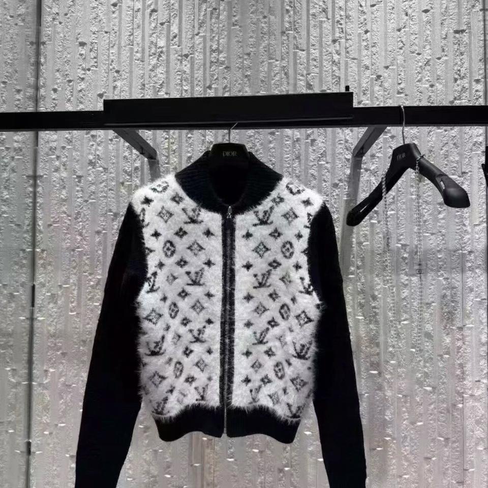 {{.FirstItem.Brand.Name}}({{.FirstItem.Brand.NameKana}})の「{{.FirstItem.Name}}」を使った{{.PostType}}