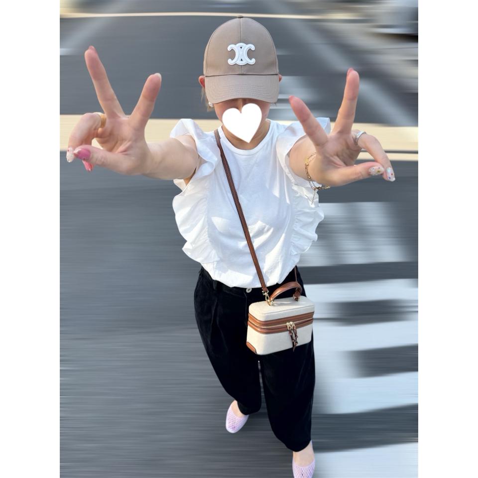 {{.FirstItem.Brand.Name}}({{.FirstItem.Brand.NameKana}})の「{{.FirstItem.Name}}」を使った{{.PostType}}