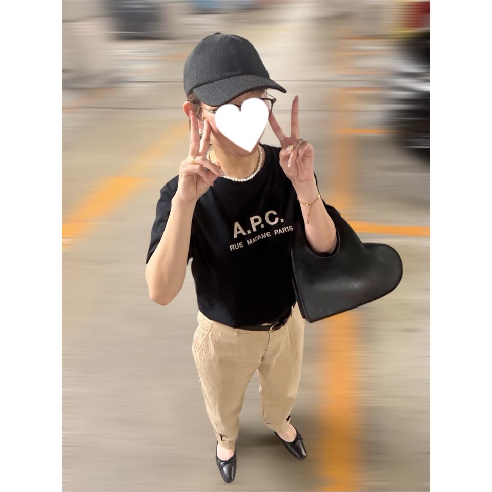 {{.FirstItem.Brand.Name}}({{.FirstItem.Brand.NameKana}})の「{{.FirstItem.Name}}」を使った{{.PostType}}