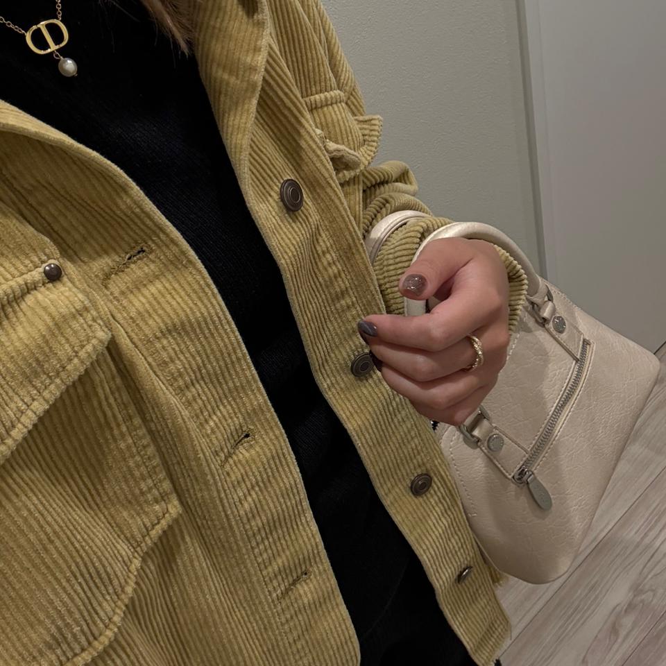 {{.FirstItem.Brand.Name}}({{.FirstItem.Brand.NameKana}})の「{{.FirstItem.Name}}」を使った{{.PostType}}
