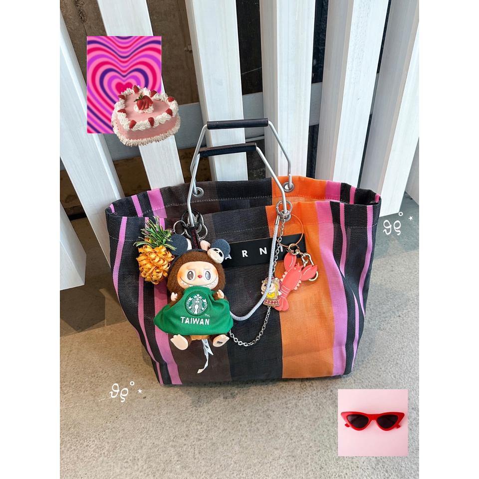 {{.FirstItem.Brand.Name}}({{.FirstItem.Brand.NameKana}})の「{{.FirstItem.Name}}」を使った{{.PostType}}