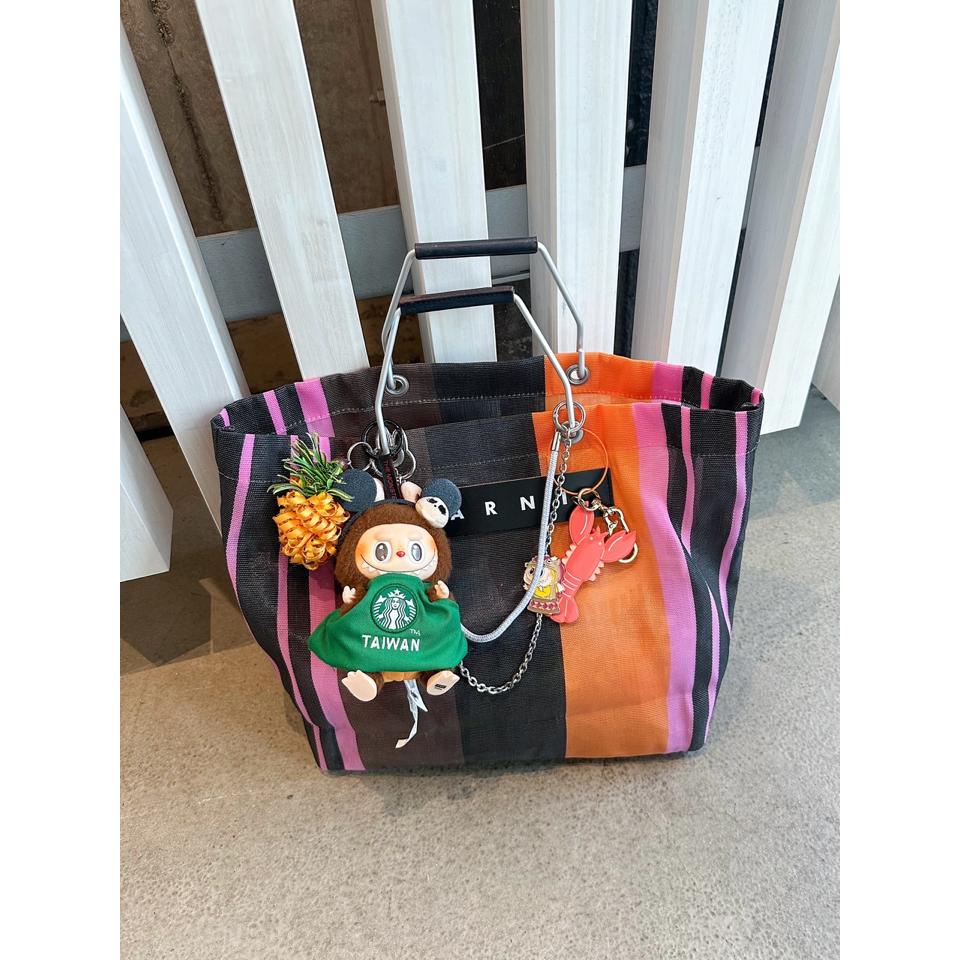 {{.FirstItem.Brand.Name}}({{.FirstItem.Brand.NameKana}})の「{{.FirstItem.Name}}」を使った{{.PostType}}