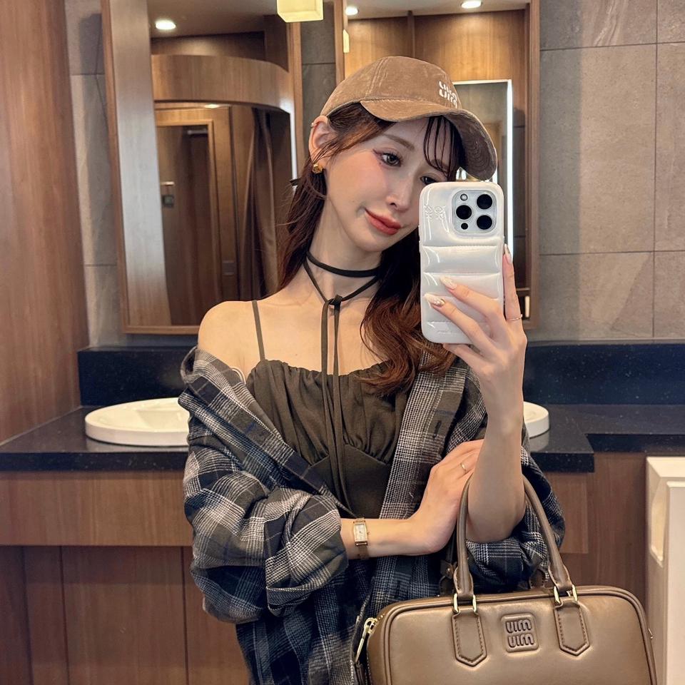 {{.FirstItem.Brand.Name}}({{.FirstItem.Brand.NameKana}})の「{{.FirstItem.Name}}」を使った{{.PostType}}