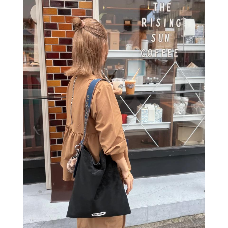 {{.FirstItem.Brand.Name}}({{.FirstItem.Brand.NameKana}})の「{{.FirstItem.Name}}」を使った{{.PostType}}