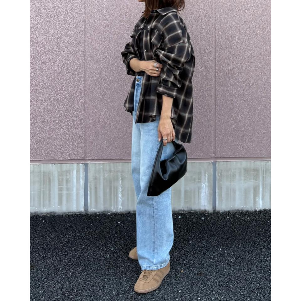 {{.FirstItem.Brand.Name}}({{.FirstItem.Brand.NameKana}})の「{{.FirstItem.Name}}」を使った{{.PostType}}