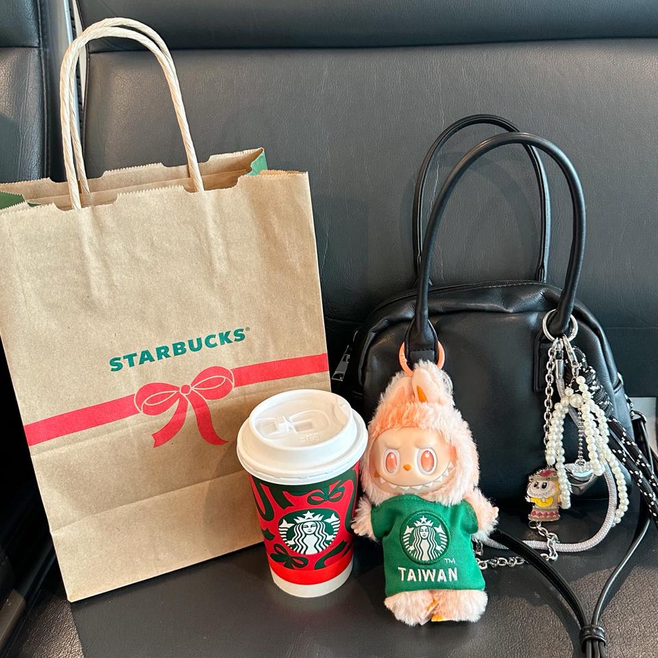 {{.FirstItem.Brand.Name}}({{.FirstItem.Brand.NameKana}})の「{{.FirstItem.Name}}」を使った{{.PostType}}