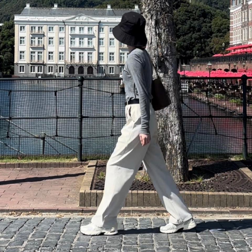 {{.FirstItem.Brand.Name}}({{.FirstItem.Brand.NameKana}})の「{{.FirstItem.Name}}」を使った{{.PostType}}