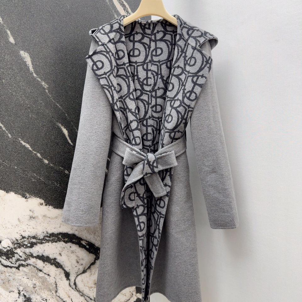 {{.FirstItem.Brand.Name}}({{.FirstItem.Brand.NameKana}})の「{{.FirstItem.Name}}」を使った{{.PostType}}