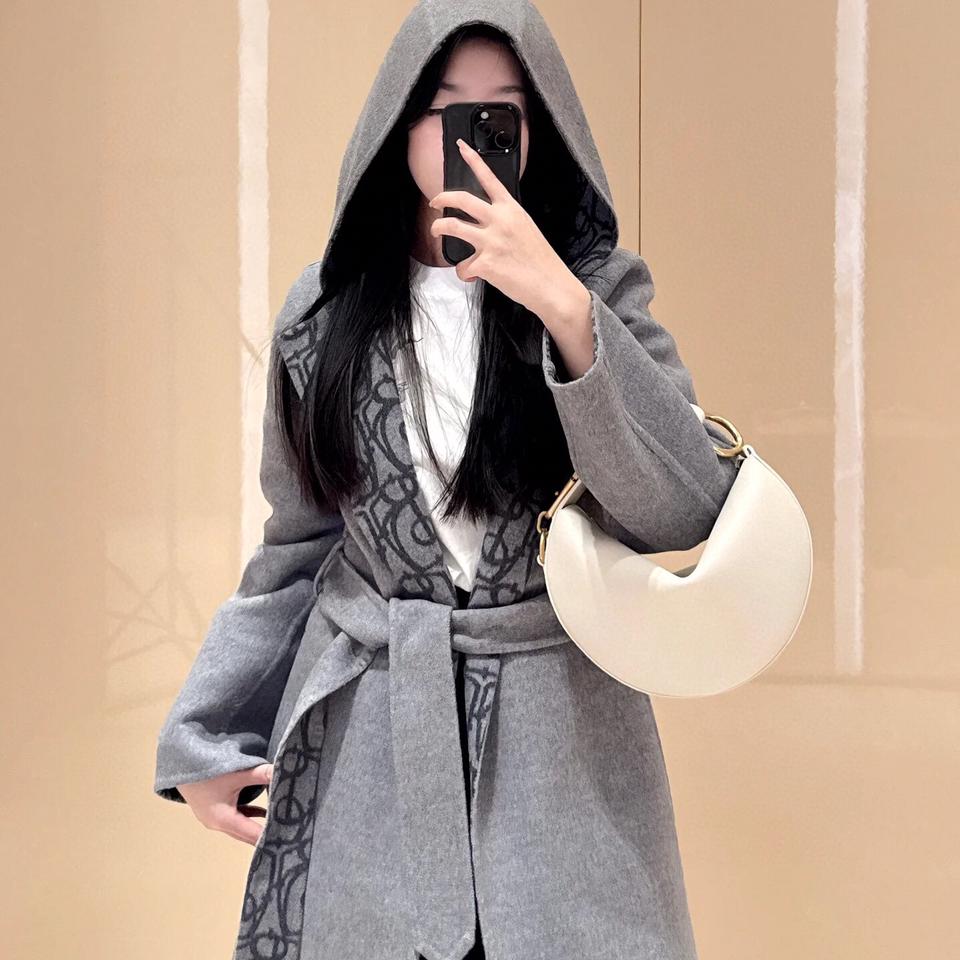 {{.FirstItem.Brand.Name}}({{.FirstItem.Brand.NameKana}})の「{{.FirstItem.Name}}」を使った{{.PostType}}