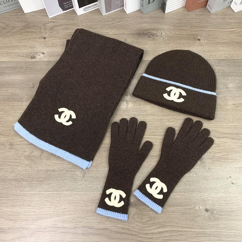 {{.FirstItem.Brand.Name}}({{.FirstItem.Brand.NameKana}})の「{{.FirstItem.Name}}」を使った{{.PostType}}