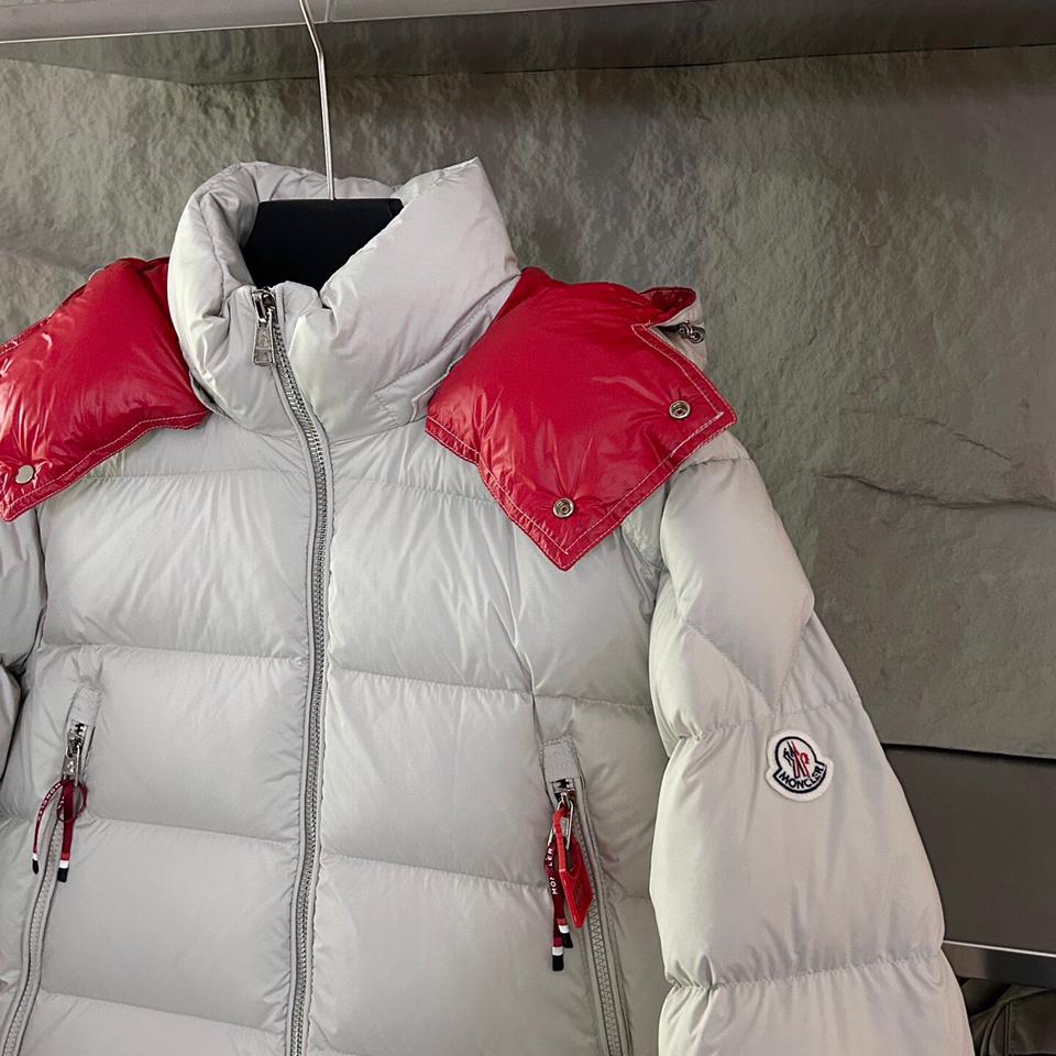 {{.FirstItem.Brand.Name}}({{.FirstItem.Brand.NameKana}})の「{{.FirstItem.Name}}」を使った{{.PostType}}