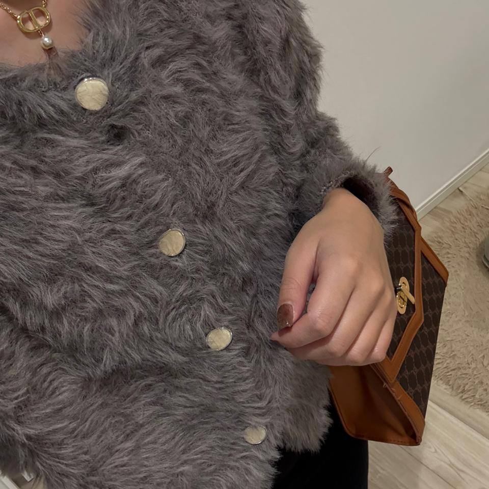 {{.FirstItem.Brand.Name}}({{.FirstItem.Brand.NameKana}})の「{{.FirstItem.Name}}」を使った{{.PostType}}