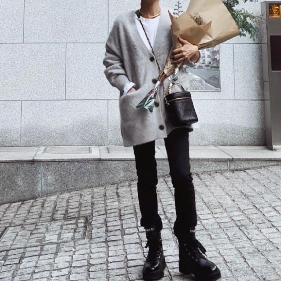 {{.FirstItem.Brand.Name}}({{.FirstItem.Brand.NameKana}})の「{{.FirstItem.Name}}」を使った{{.PostType}}