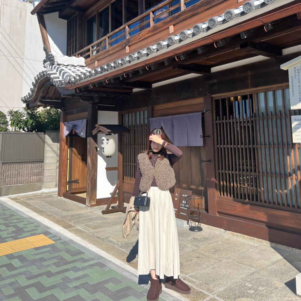 {{.FirstItem.Brand.Name}}({{.FirstItem.Brand.NameKana}})の「{{.FirstItem.Name}}」を使った{{.PostType}}