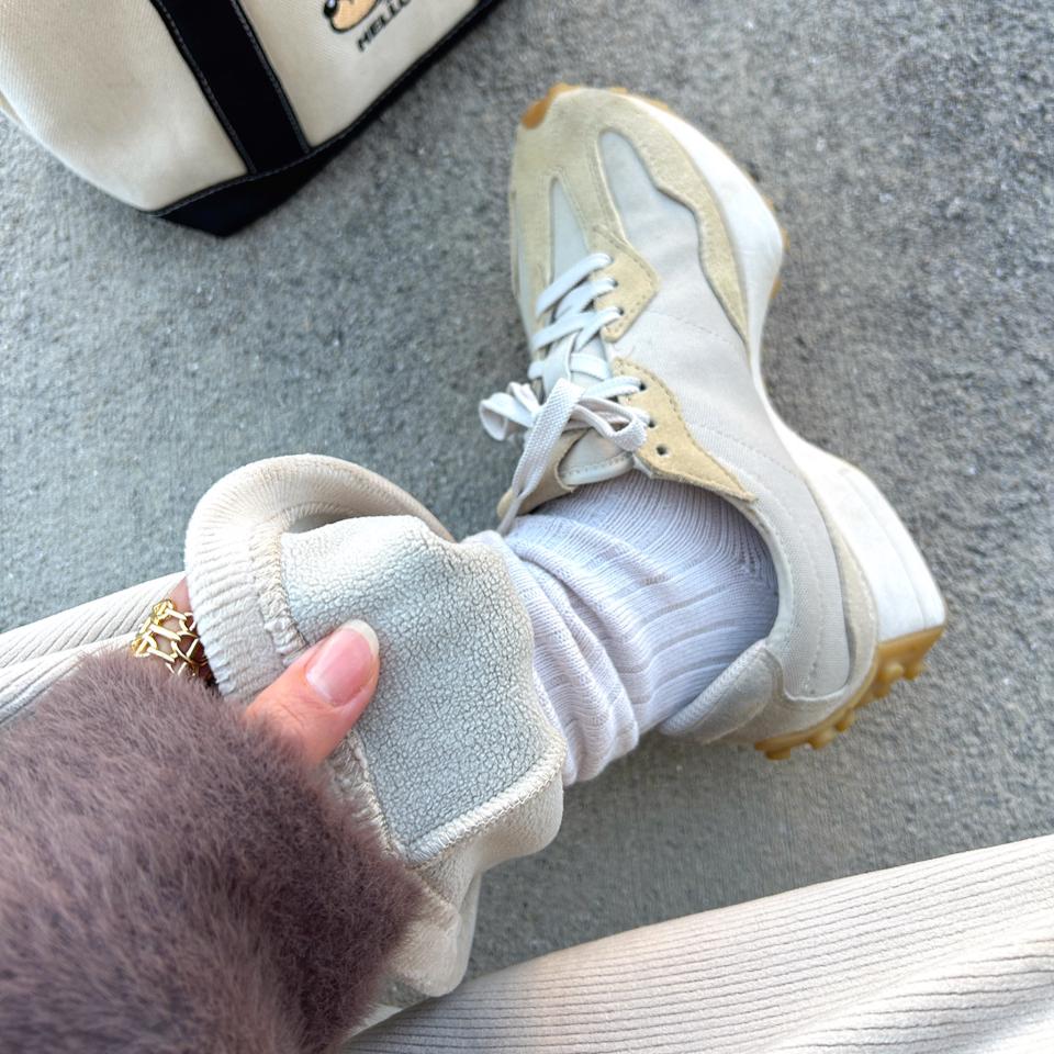 {{.FirstItem.Brand.Name}}({{.FirstItem.Brand.NameKana}})の「{{.FirstItem.Name}}」を使った{{.PostType}}