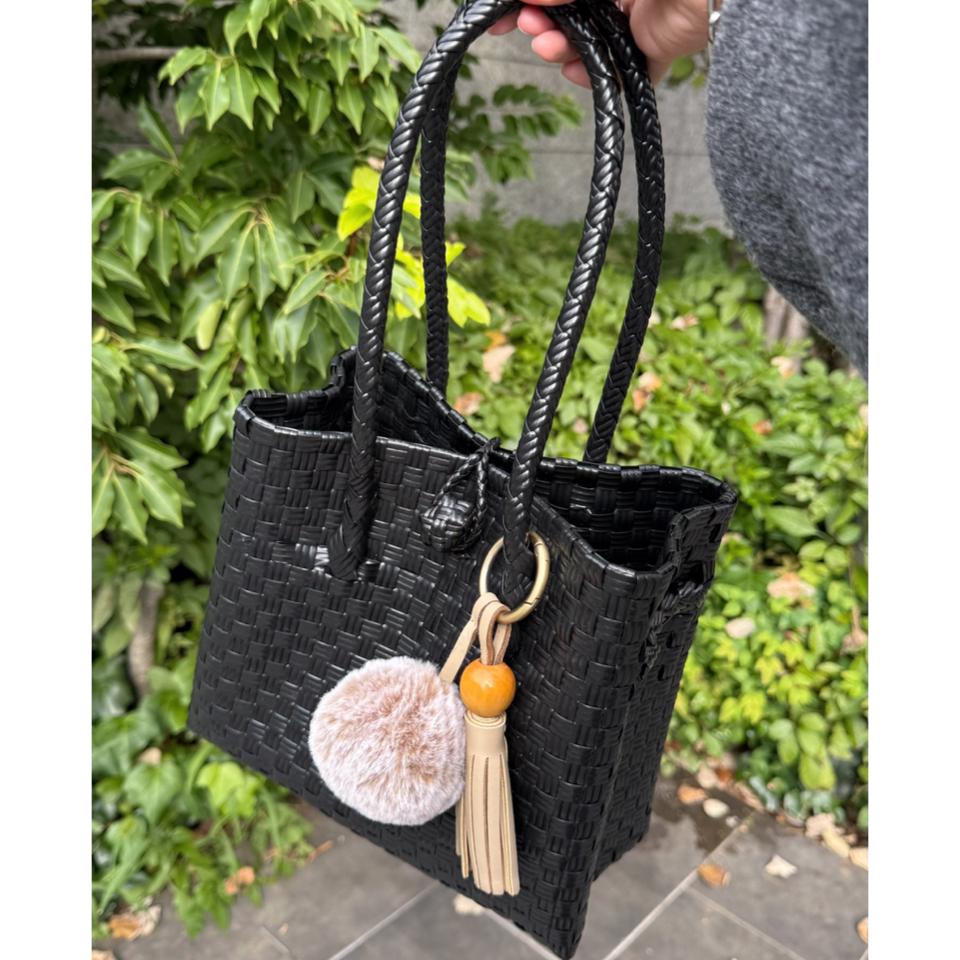 {{.FirstItem.Brand.Name}}({{.FirstItem.Brand.NameKana}})の「{{.FirstItem.Name}}」を使った{{.PostType}}