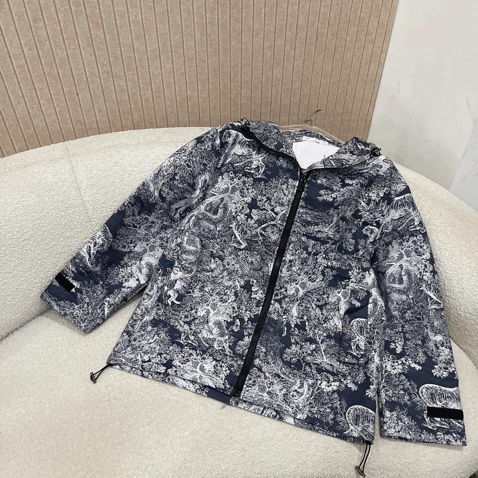 {{.FirstItem.Brand.Name}}({{.FirstItem.Brand.NameKana}})の「{{.FirstItem.Name}}」を使った{{.PostType}}