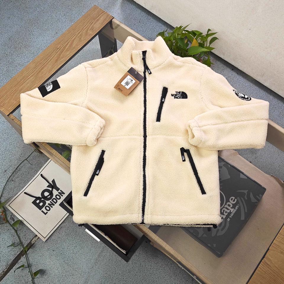 {{.FirstItem.Brand.Name}}({{.FirstItem.Brand.NameKana}})の「{{.FirstItem.Name}}」を使った{{.PostType}}