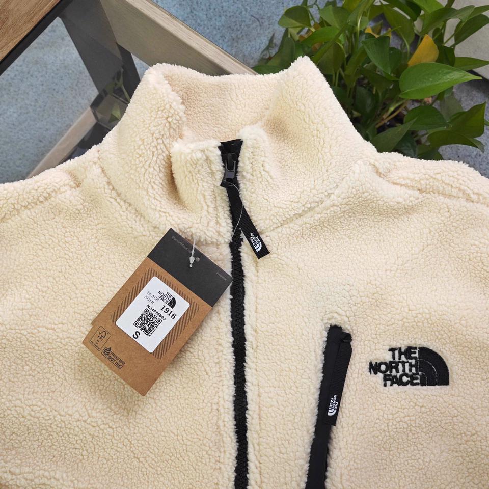 {{.FirstItem.Brand.Name}}({{.FirstItem.Brand.NameKana}})の「{{.FirstItem.Name}}」を使った{{.PostType}}