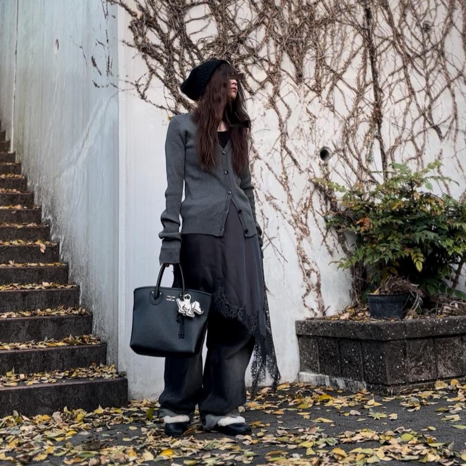 {{.FirstItem.Brand.Name}}({{.FirstItem.Brand.NameKana}})の「{{.FirstItem.Name}}」を使った{{.PostType}}