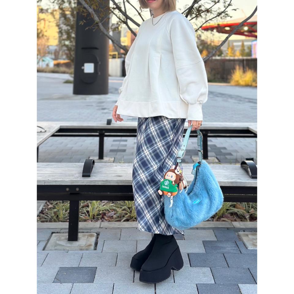 {{.FirstItem.Brand.Name}}({{.FirstItem.Brand.NameKana}})の「{{.FirstItem.Name}}」を使った{{.PostType}}