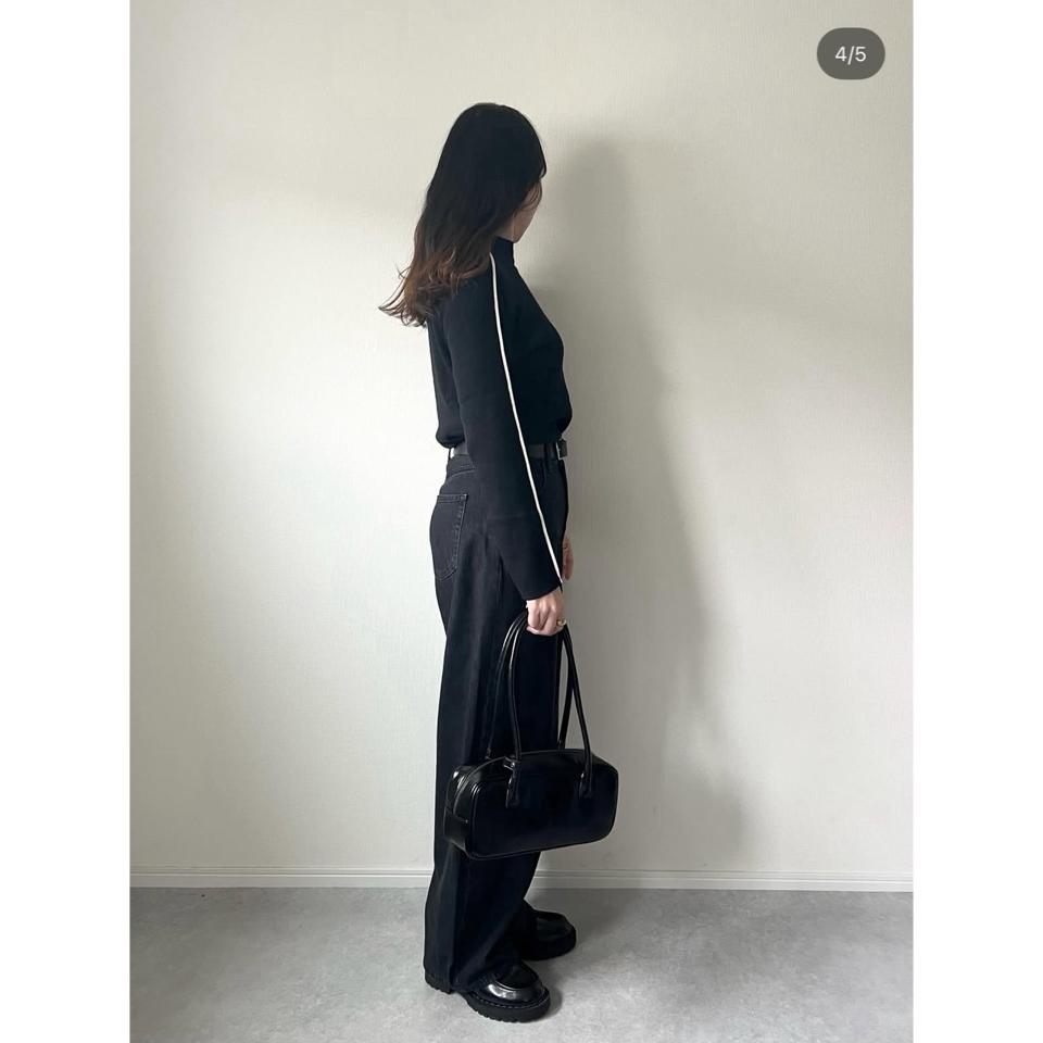 {{.FirstItem.Brand.Name}}({{.FirstItem.Brand.NameKana}})の「{{.FirstItem.Name}}」を使った{{.PostType}}