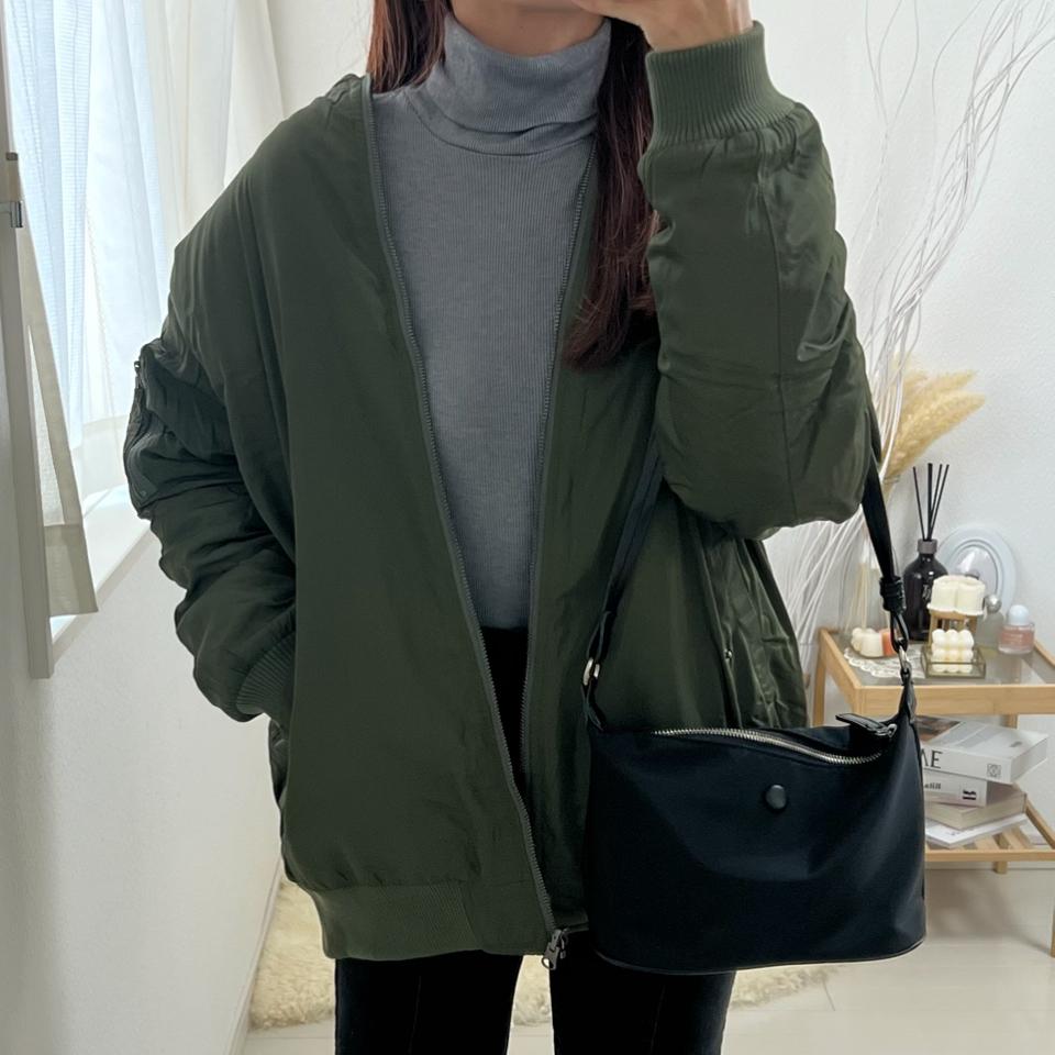 {{.FirstItem.Brand.Name}}({{.FirstItem.Brand.NameKana}})の「{{.FirstItem.Name}}」を使った{{.PostType}}