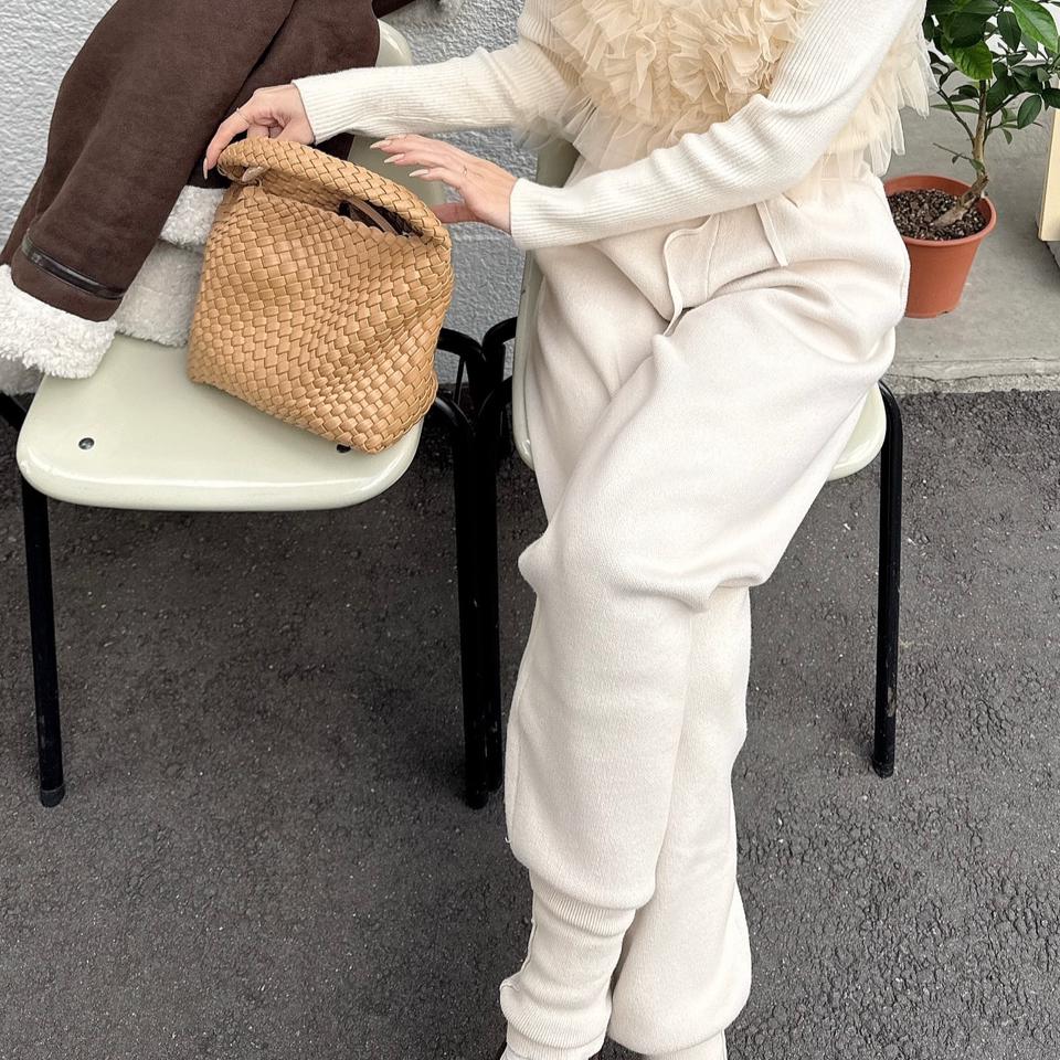 {{.FirstItem.Brand.Name}}({{.FirstItem.Brand.NameKana}})の「{{.FirstItem.Name}}」を使った{{.PostType}}