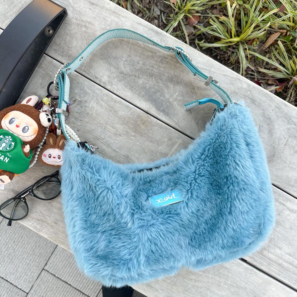 {{.FirstItem.Brand.Name}}({{.FirstItem.Brand.NameKana}})の「{{.FirstItem.Name}}」を使った{{.PostType}}