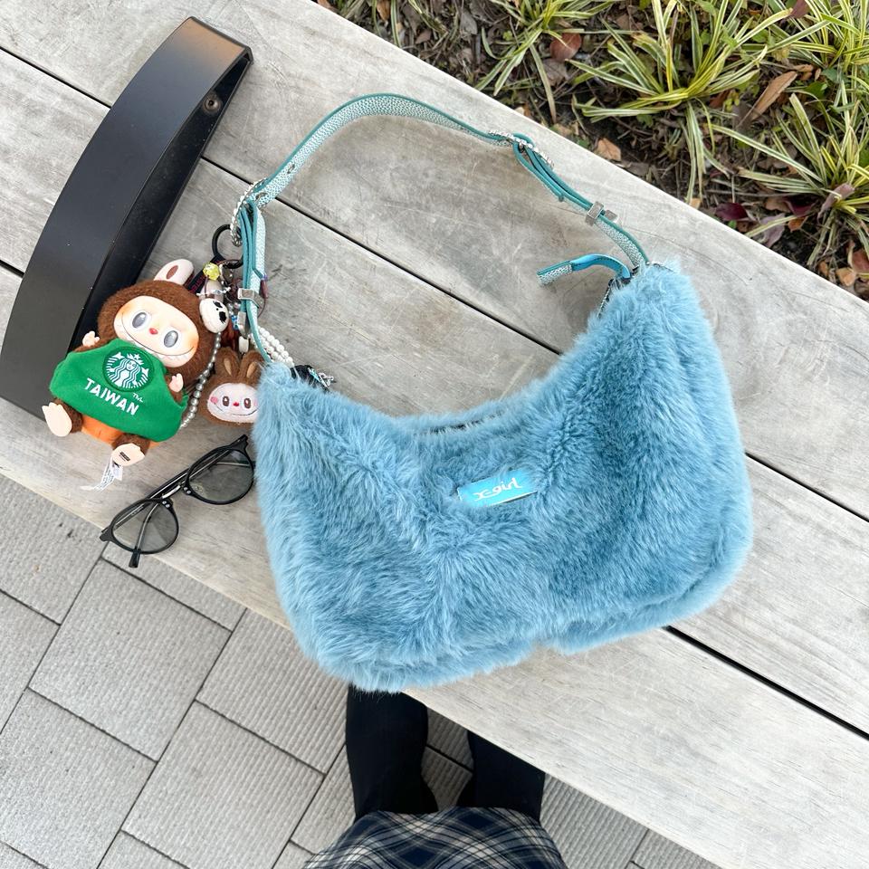 {{.FirstItem.Brand.Name}}({{.FirstItem.Brand.NameKana}})の「{{.FirstItem.Name}}」を使った{{.PostType}}