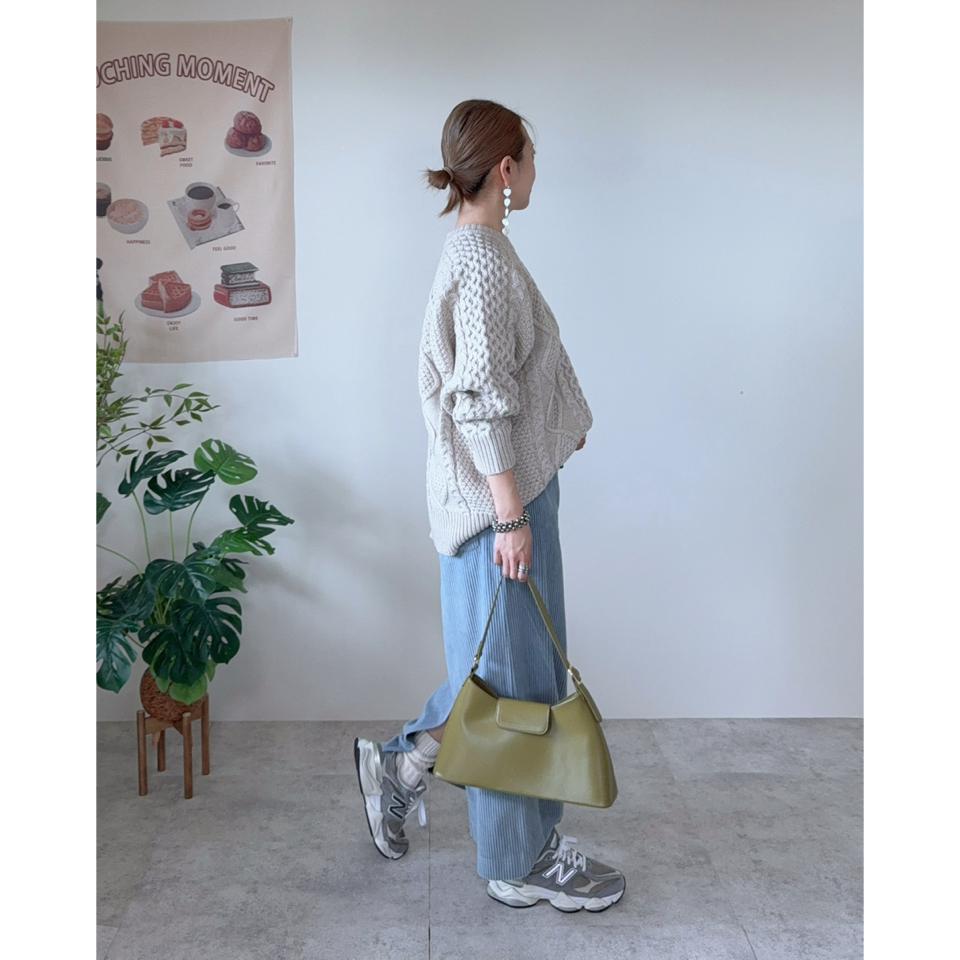 {{.FirstItem.Brand.Name}}({{.FirstItem.Brand.NameKana}})の「{{.FirstItem.Name}}」を使った{{.PostType}}