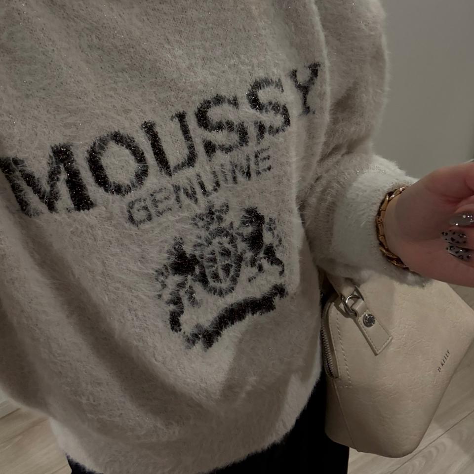 {{.FirstItem.Brand.Name}}({{.FirstItem.Brand.NameKana}})の「{{.FirstItem.Name}}」を使った{{.PostType}}