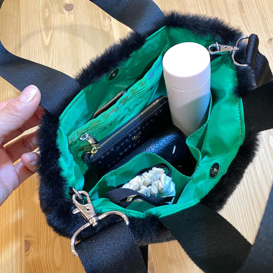 {{.FirstItem.Brand.Name}}({{.FirstItem.Brand.NameKana}})の「{{.FirstItem.Name}}」を使った{{.PostType}}