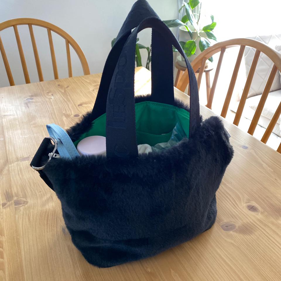 {{.FirstItem.Brand.Name}}({{.FirstItem.Brand.NameKana}})の「{{.FirstItem.Name}}」を使った{{.PostType}}