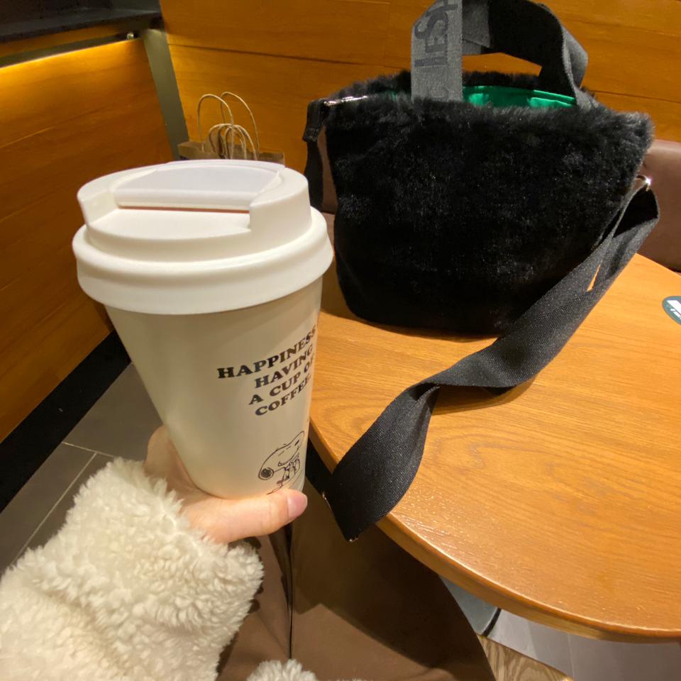 {{.FirstItem.Brand.Name}}({{.FirstItem.Brand.NameKana}})の「{{.FirstItem.Name}}」を使った{{.PostType}}