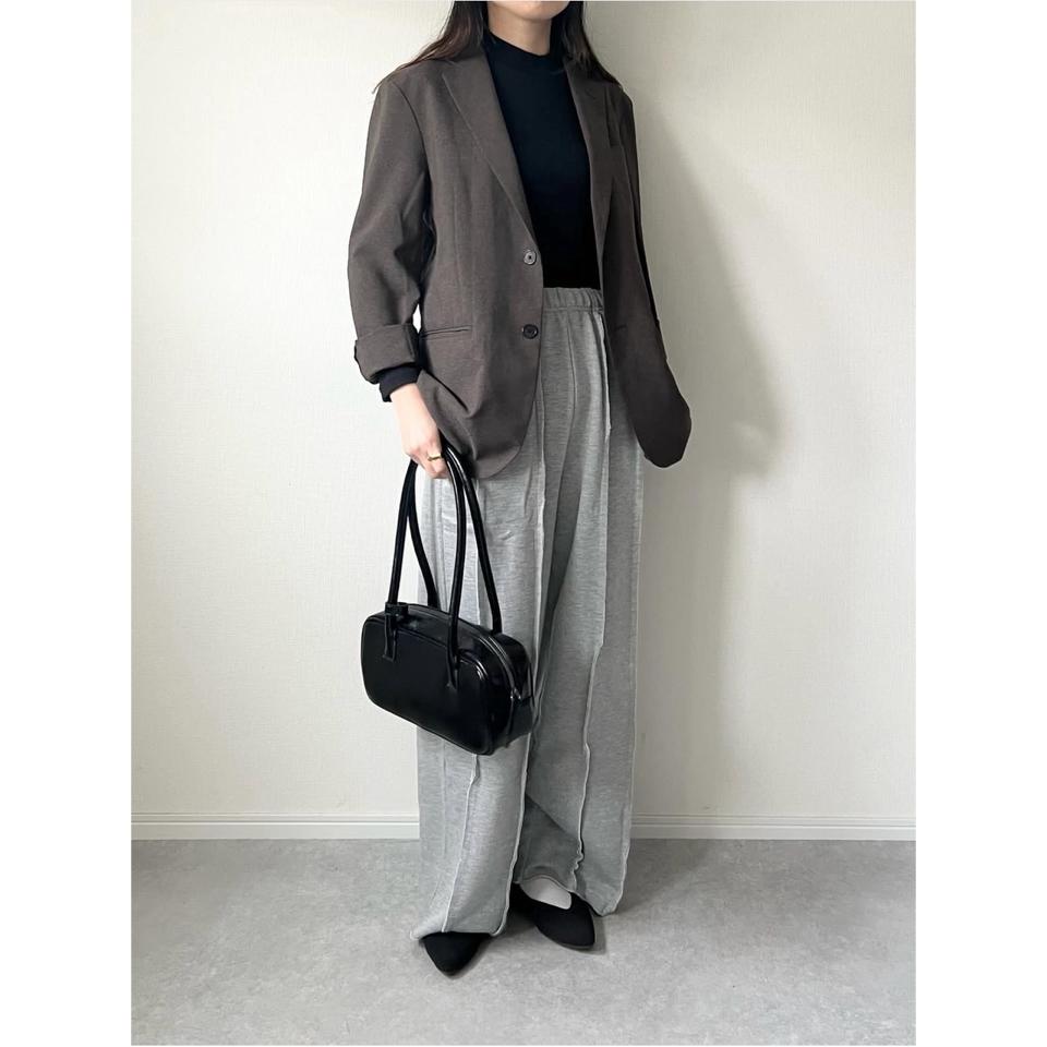 {{.FirstItem.Brand.Name}}({{.FirstItem.Brand.NameKana}})の「{{.FirstItem.Name}}」を使った{{.PostType}}