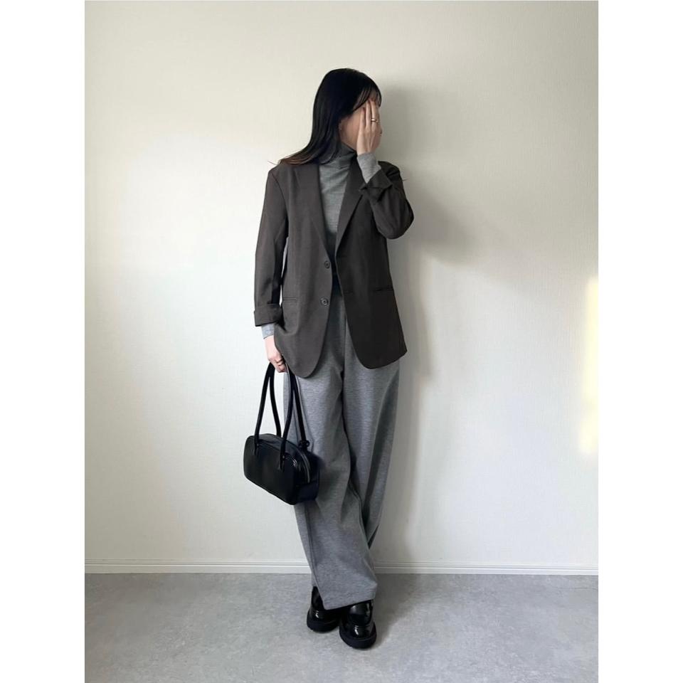 {{.FirstItem.Brand.Name}}({{.FirstItem.Brand.NameKana}})の「{{.FirstItem.Name}}」を使った{{.PostType}}