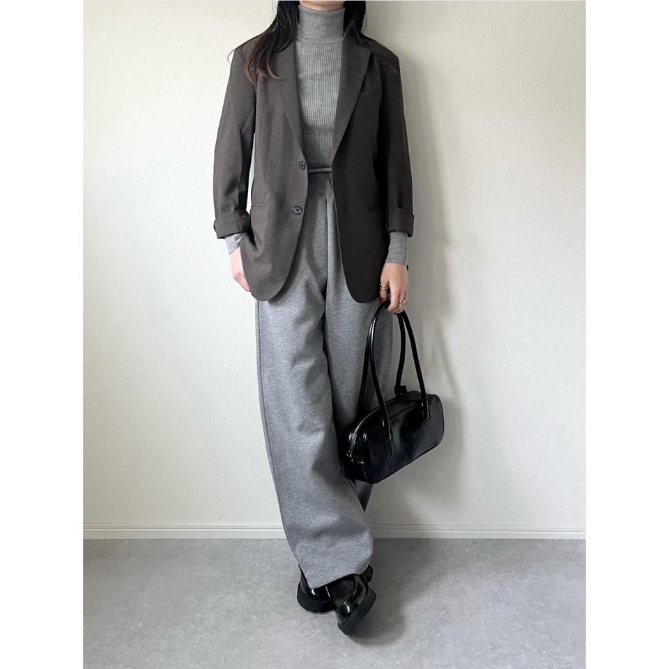 {{.FirstItem.Brand.Name}}({{.FirstItem.Brand.NameKana}})の「{{.FirstItem.Name}}」を使った{{.PostType}}