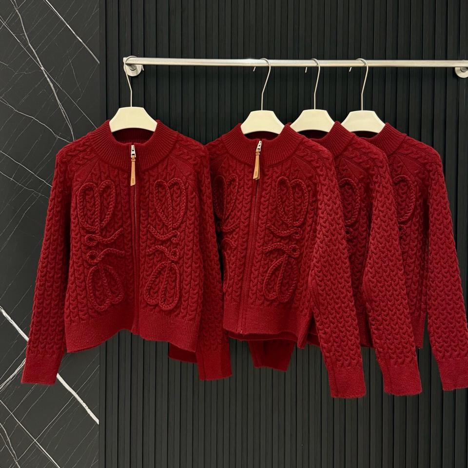 {{.FirstItem.Brand.Name}}({{.FirstItem.Brand.NameKana}})の「{{.FirstItem.Name}}」を使った{{.PostType}}