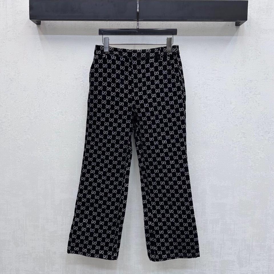 {{.FirstItem.Brand.Name}}({{.FirstItem.Brand.NameKana}})の「{{.FirstItem.Name}}」を使った{{.PostType}}