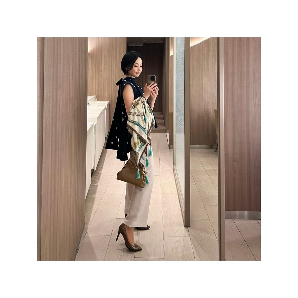 {{.FirstItem.Brand.Name}}({{.FirstItem.Brand.NameKana}})の「{{.FirstItem.Name}}」を使った{{.PostType}}