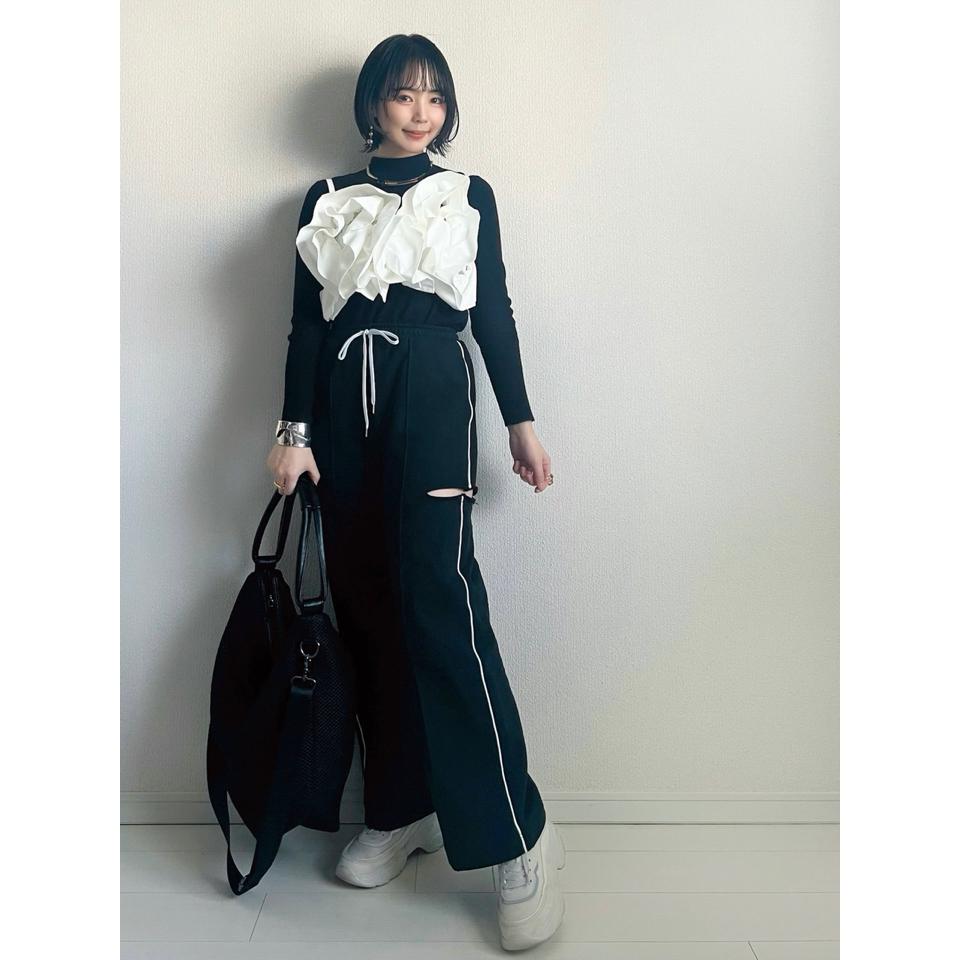 {{.FirstItem.Brand.Name}}({{.FirstItem.Brand.NameKana}})の「{{.FirstItem.Name}}」を使った{{.PostType}}