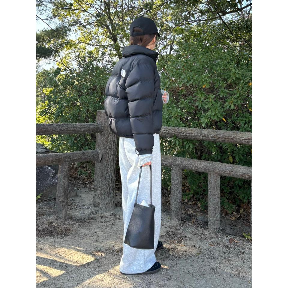 {{.FirstItem.Brand.Name}}({{.FirstItem.Brand.NameKana}})の「{{.FirstItem.Name}}」を使った{{.PostType}}