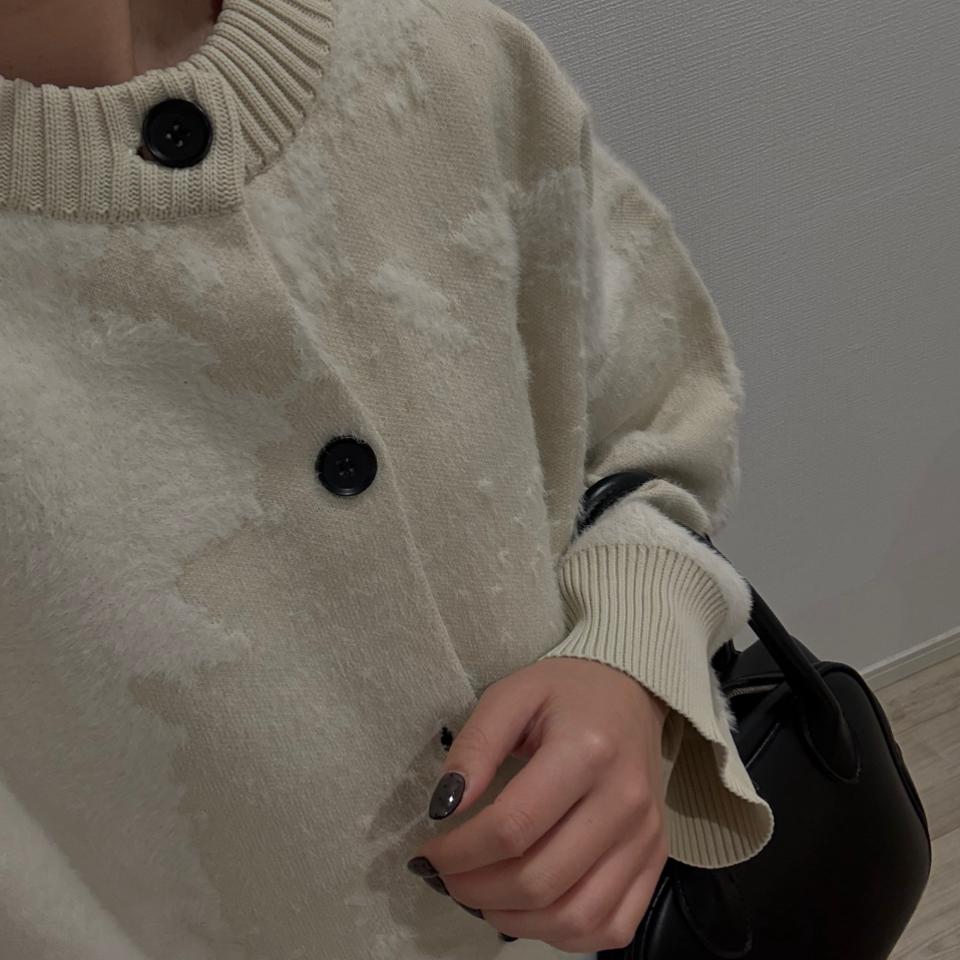 {{.FirstItem.Brand.Name}}({{.FirstItem.Brand.NameKana}})の「{{.FirstItem.Name}}」を使った{{.PostType}}