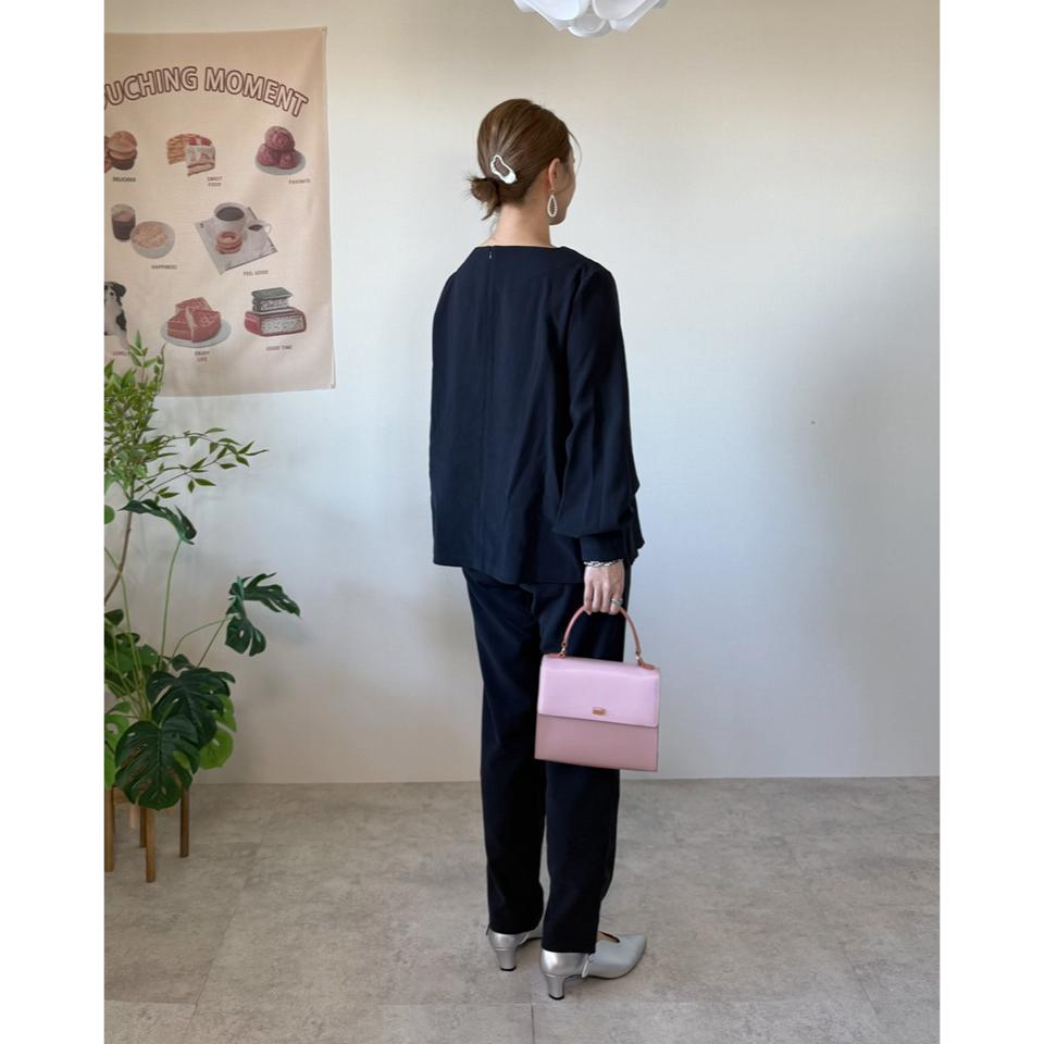 {{.FirstItem.Brand.Name}}({{.FirstItem.Brand.NameKana}})の「{{.FirstItem.Name}}」を使った{{.PostType}}