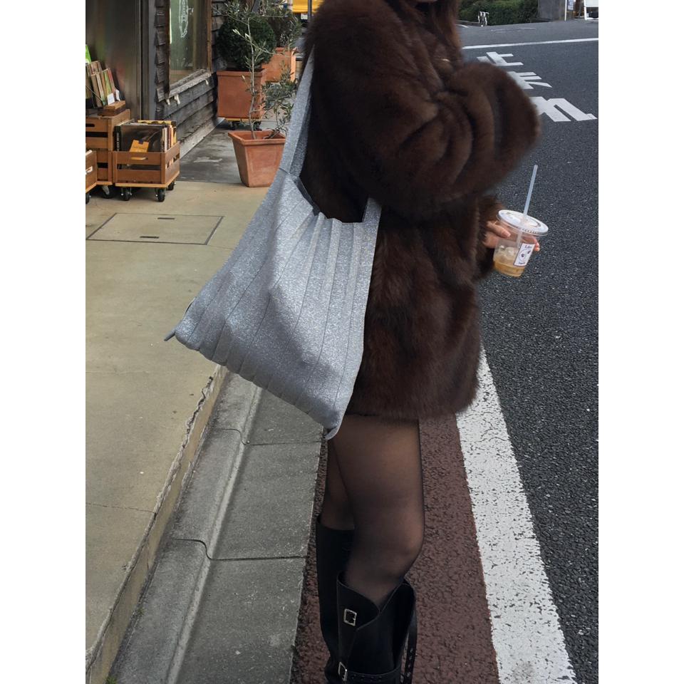 {{.FirstItem.Brand.Name}}({{.FirstItem.Brand.NameKana}})の「{{.FirstItem.Name}}」を使った{{.PostType}}