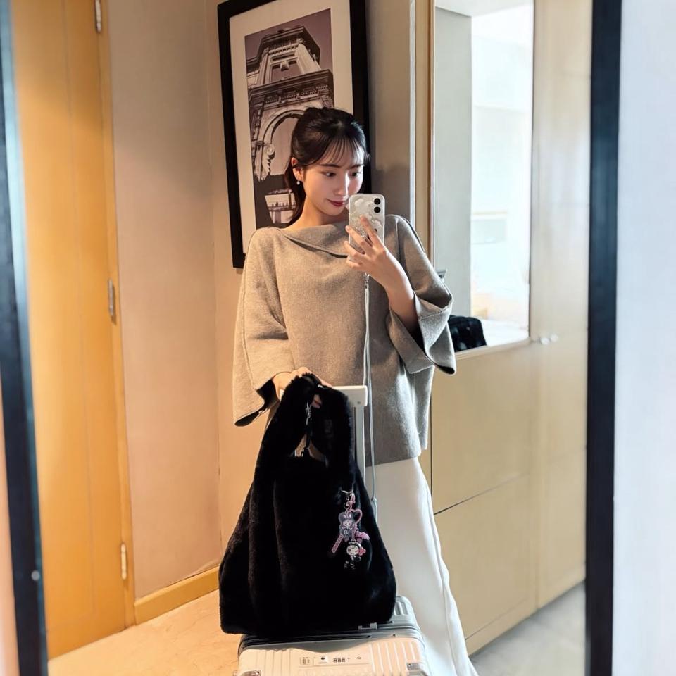 {{.FirstItem.Brand.Name}}({{.FirstItem.Brand.NameKana}})の「{{.FirstItem.Name}}」を使った{{.PostType}}