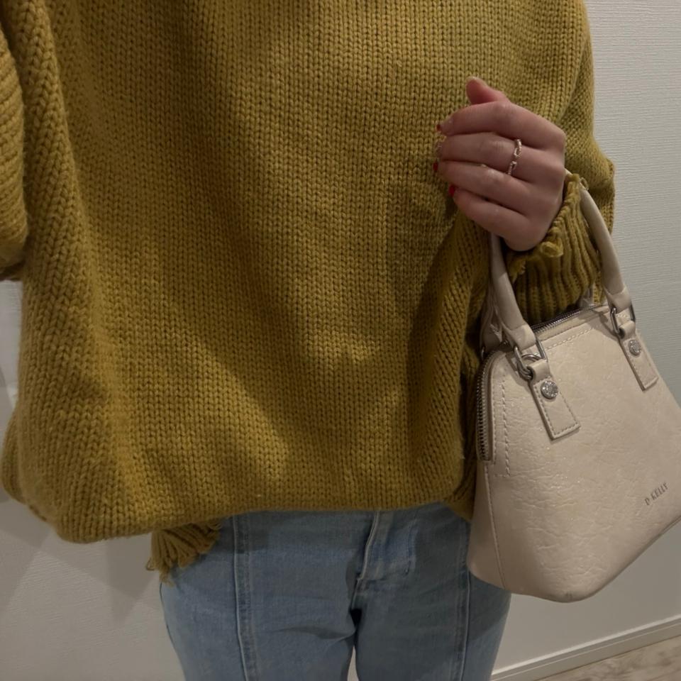 {{.FirstItem.Brand.Name}}({{.FirstItem.Brand.NameKana}})の「{{.FirstItem.Name}}」を使った{{.PostType}}